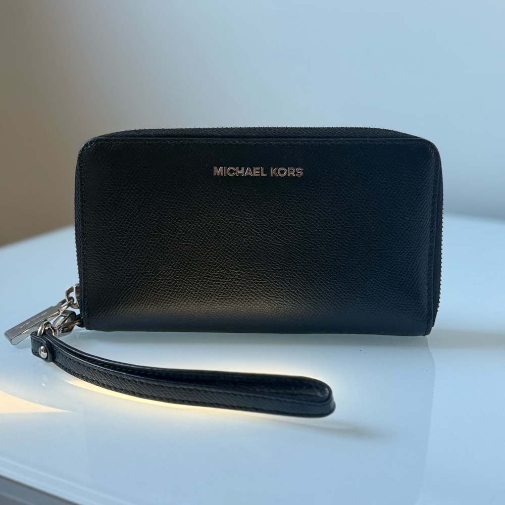 MICHAEL KORS Jet Set Travel Large Saffiano Leather Wristlet Wallet Black EUC
